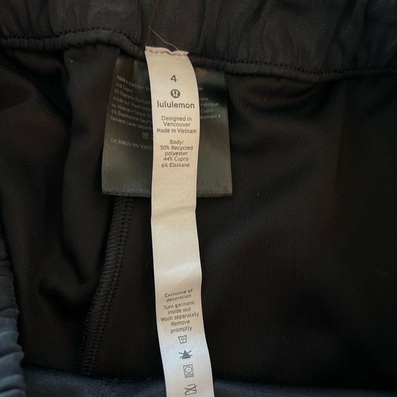 Lulu Lemon Wide Leg Capris - Picture 2 of 2